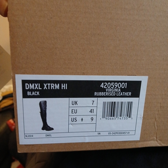 Dr. M - Picture 3 of 7